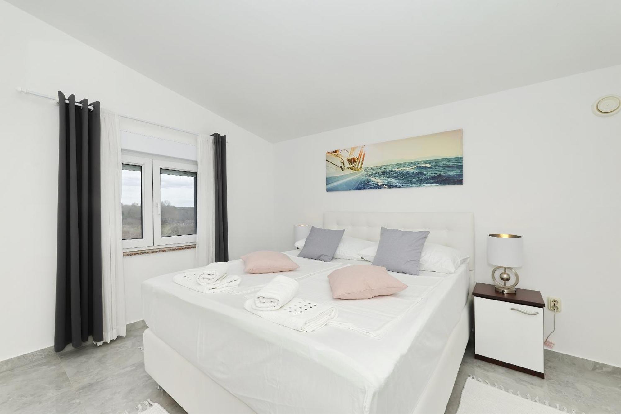 Apartments Rosini, 300M From The Beach With Shared Tavern And Bikes, Nin Bagian luar foto