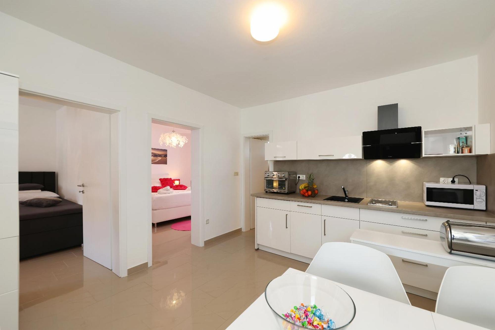 Apartments Rosini, 300M From The Beach With Shared Tavern And Bikes, Nin Bagian luar foto