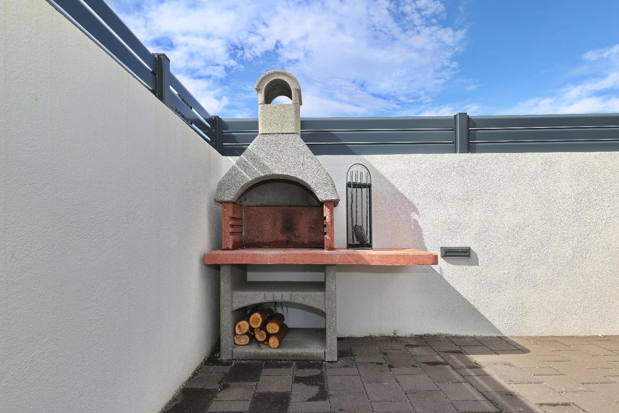 Apartments Rosini, 300M From The Beach With Shared Tavern And Bikes, Nin Bagian luar foto
